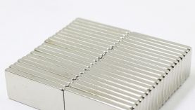 方形強(qiáng)力磁鐵價格與方形鐵氧體磁鐵價格的區(qū)別「聚盛」