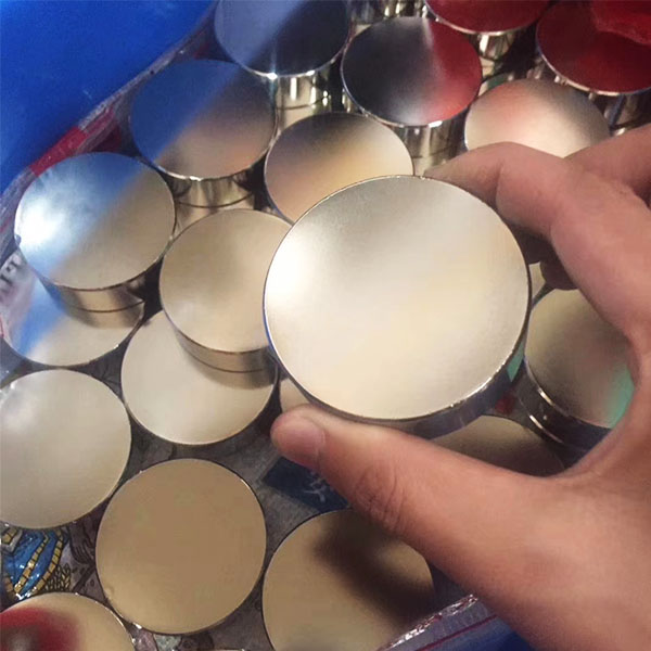 圓形強力磁鐵.jpg 圓形強力磁鐵.jpg